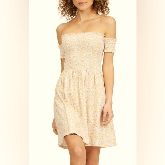 BILLABONG
Keep It Sweet Smocked Off shoulder dress - Picture 1 of 11